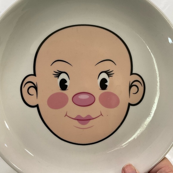 Fred Plays with His Food Plate - Picture 3 of 5